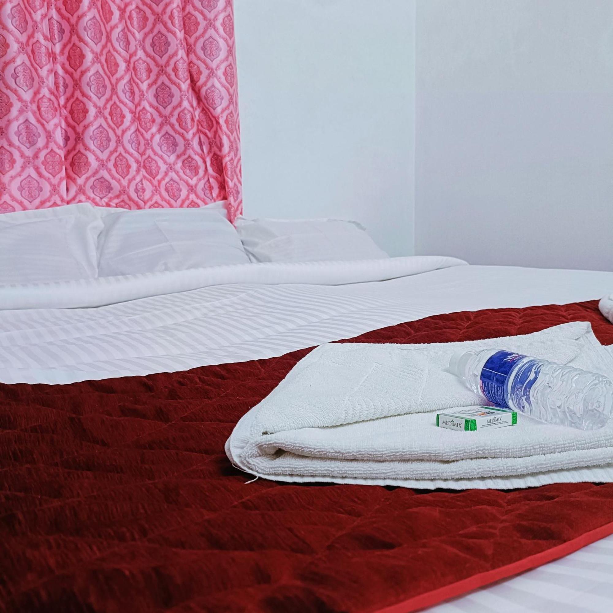 Le Escape Homey Inn 蓬蒂切里 外观 照片