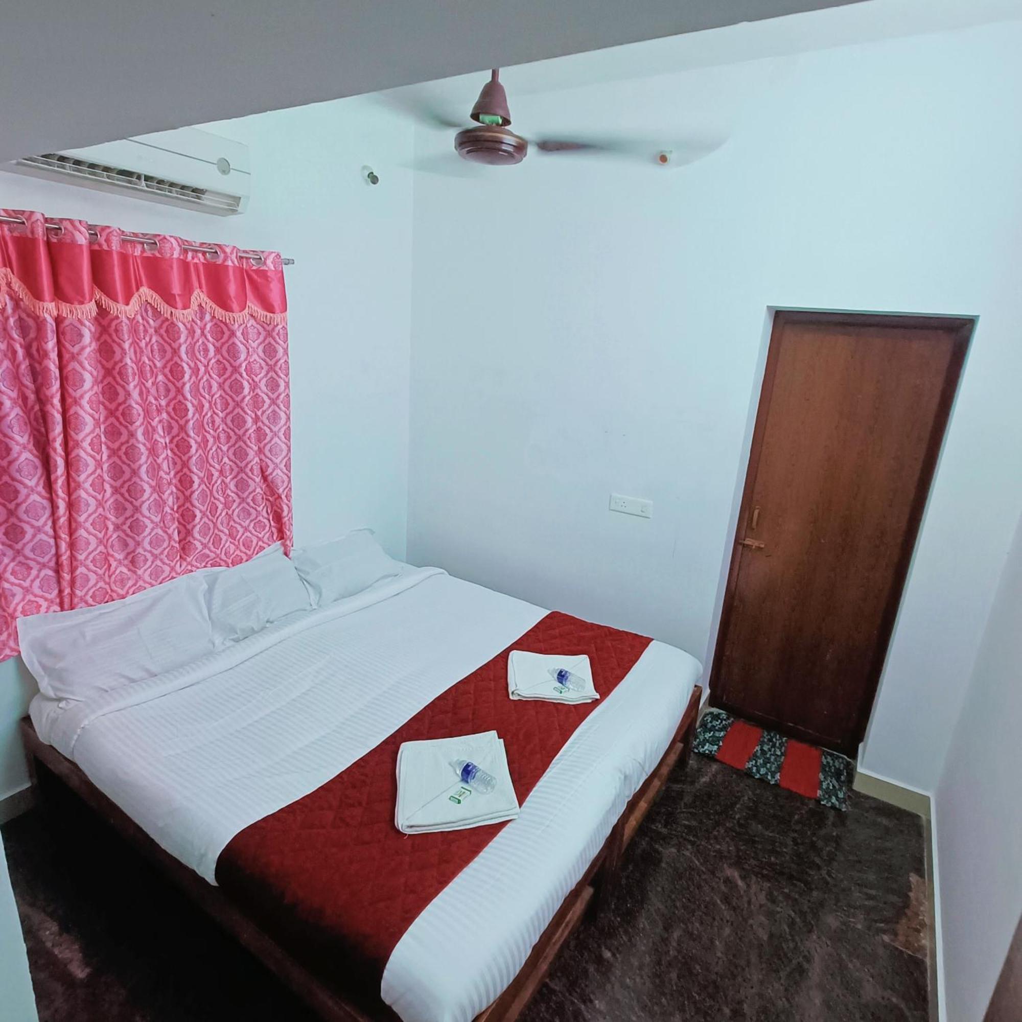 Le Escape Homey Inn 蓬蒂切里 外观 照片